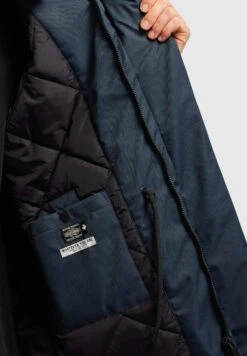 Khujo HantCappotto InvernaleDunkelblau Uomo Cappotti KH122T0FY-K11 -Vendite Khujo 16f927ce574743959526a11d025c47f8