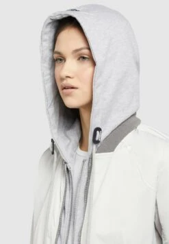 Khujo PerseeGiacca LeggeraHellgrau Donna Giacche E Blazer KH121G0DG-C12 -Vendite Khujo 253623901abf427d9b9ae258542552a1