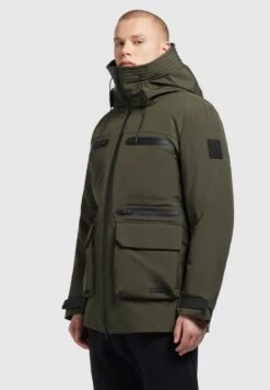 Khujo DayoGiacca InvernaleDunkelgrün Uomo Giacche KH122T0G8-M11 13 Khujo DayoGiacca InvernaleDunkelgrün Uomo Giacche KH122T0G8-M11 -Vendite Khujo 257f504184734a93b2d2ab1ba20d6098
