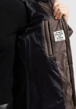 Khujo ZaritaCappotto InvernaleTaupe Donna Cappotti KH121U1B4-B11 -Vendite Khujo 2d423e7e324e43d8a18e3a878b65cccf