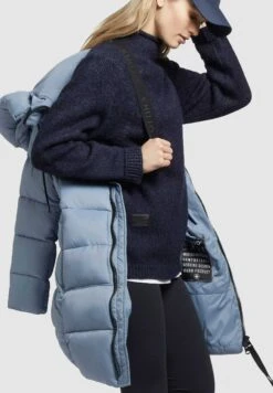 Khujo TuulaCappotto InvernaleHellblau Donna Cappotti KH121U166-K11 12 Khujo TuulaCappotto InvernaleHellblau Donna Cappotti KH121U166-K11 -Vendite Khujo 3fc544d0a7b141cfbce1e327e46d9e43