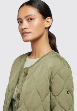 Khujo SiraGiacca Da Mezza StagioneOlivgrün Donna Giacche E Blazer KH121U185-N11 12 Khujo SiraGiacca Da Mezza StagioneOlivgrün Donna Giacche E Blazer KH121U185-N11 -Vendite Khujo 415db4f1b89245ee9a91f96dd7420e34