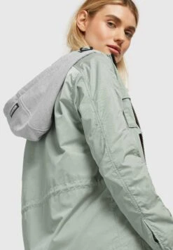 Khujo FlamesGiacca LeggeraBlassgrün Donna Giacche E Blazer KH121U13B-M11 -Vendite Khujo 56dee82b9982443fa52ff00b41015822