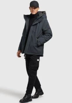 Khujo BorrowGiacca InvernaleDunkelblau Meliert Uomo Giacche KH122T0E4-K11 14 Khujo BorrowGiacca InvernaleDunkelblau Meliert Uomo Giacche KH122T0E4-K11 -Vendite Khujo 8a900519f516428e8bfca2b98864e58b