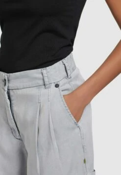 Khujo Elida - Shorts - Grey -Vendite Khujo a0efee9b6e114c598a157a1828940f67