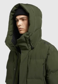 Khujo WinerCappotto InvernaleOliv Uomo Cappotti KH122T0FT-N11 -Vendite Khujo d31fcfcf30a54c3a9c7160563eb104cf