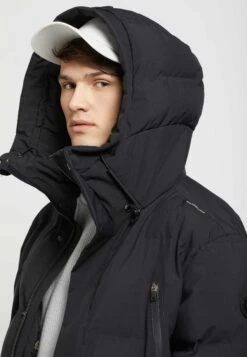 Khujo ClideCappotto InvernaleSchwarz Uomo Cappotti KH122T0DI-Q11 -Vendite Khujo d6c79c1540ea43bf9e27b1fbd527d3dc