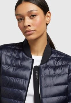 Khujo Maude ShinyGiubbotto BomberDunkelblau Donna Giacche E Blazer KH121U18T-K11 -Vendite Khujo da8fe410efcf41a7b47a2c5e98940b1f