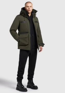 Khujo DayoGiacca InvernaleDunkelgrün Uomo Giacche KH122T0G8-M11 15 Khujo DayoGiacca InvernaleDunkelgrün Uomo Giacche KH122T0G8-M11 -Vendite Khujo e3ad58a23c794762994e7e9349ddd34f