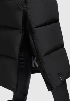 Khujo ShimantaCappotto InvernaleSchwarz Donna Cappotti KH121U1AJ-Q11 -Vendite Khujo efaaf63636f34066abaf20cb618435ce